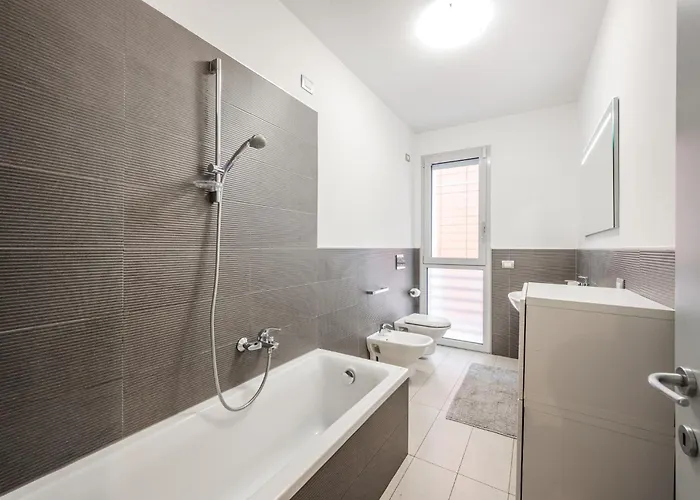 Emilia Street * モデナ